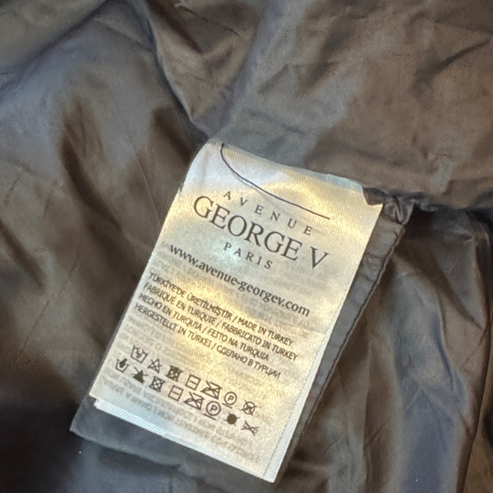 Shiny Olive Puffer Jacket with Fur Hood. Avenue  George V Paris - Picture 6 of 7